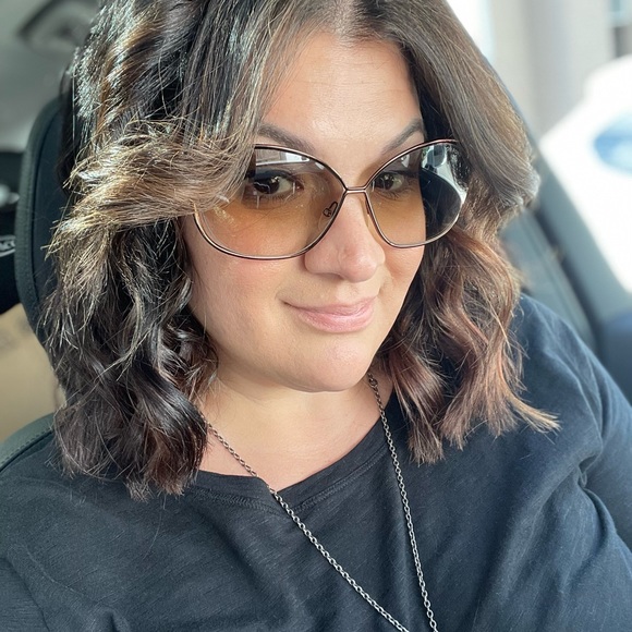 Meet your Posher, Angela - Picture 1 of 1